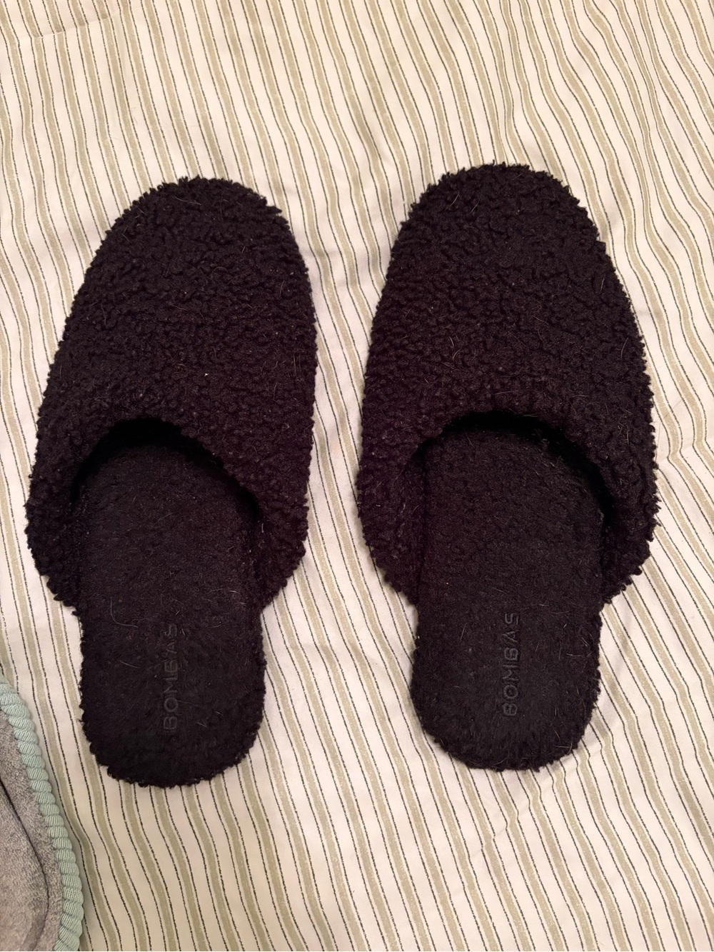 Bundle of 2 Bombas slippers - Picture 3 of 3